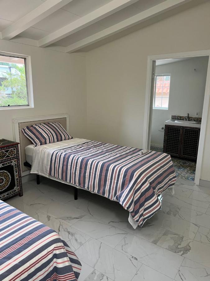 Moroccan Style Home With Swimming Pool ロサンゼルス エクステリア 写真