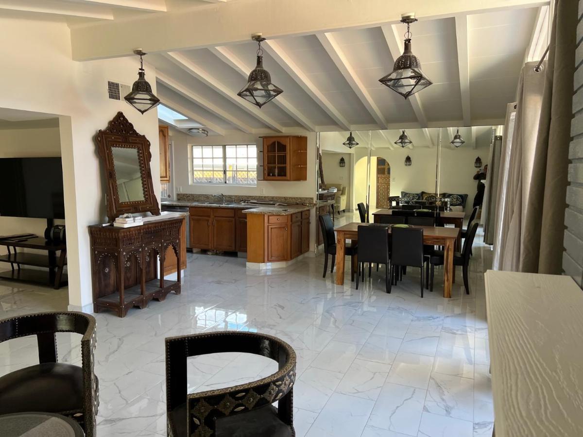 Moroccan Style Home With Swimming Pool ロサンゼルス エクステリア 写真